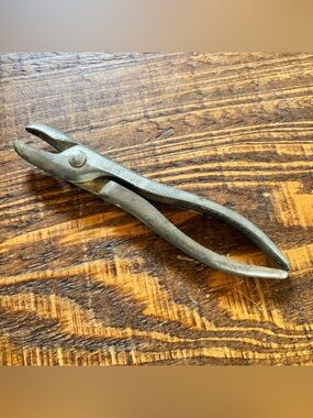 Decker’s Hill Ringer Vintage Hog Ring Pliers